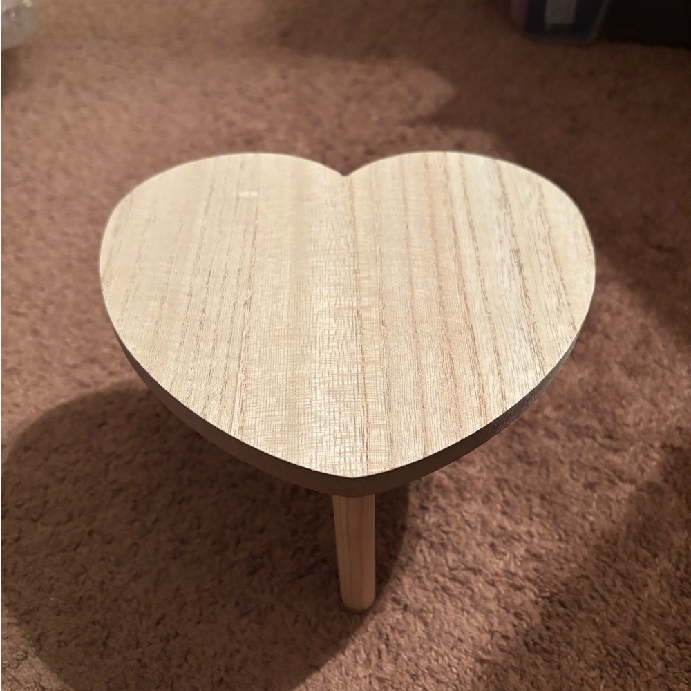 MINI WOODEN HEART TABLE for desk display, NOT the size of a real table